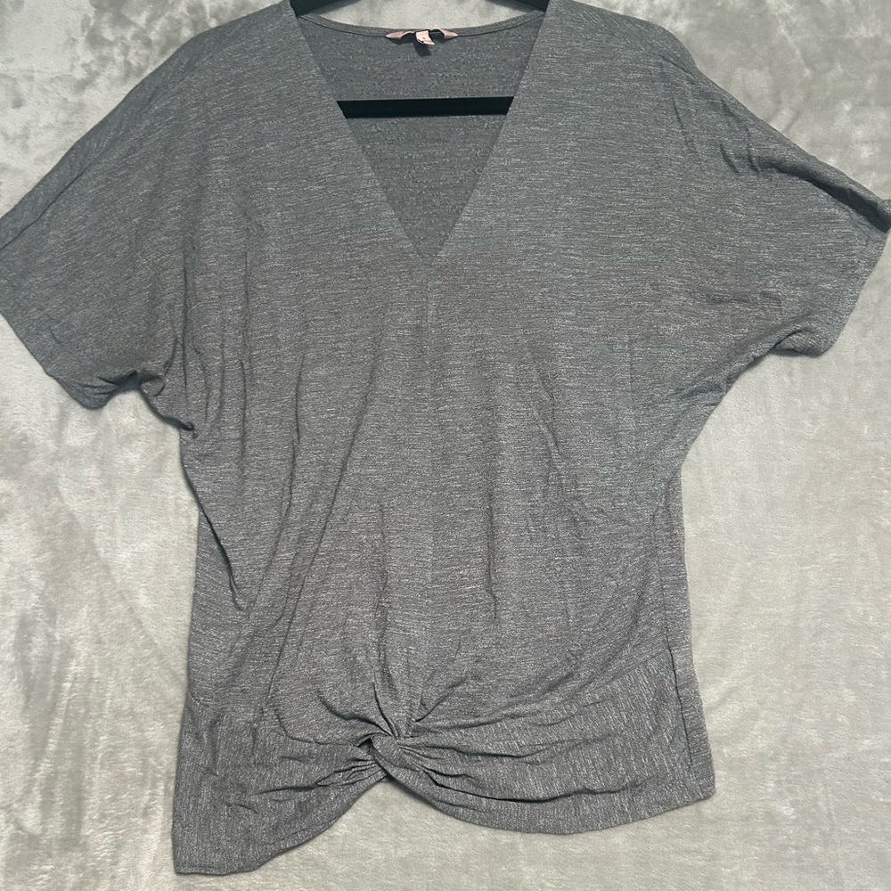 Juicy Couture Knotted T Shirt Women’s Small V Neck Grey Short Sleeve